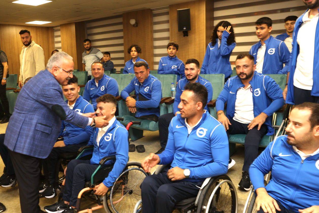 BÜYÜKŞEHİR SPORUN VE SPORCUNUN YANINDA